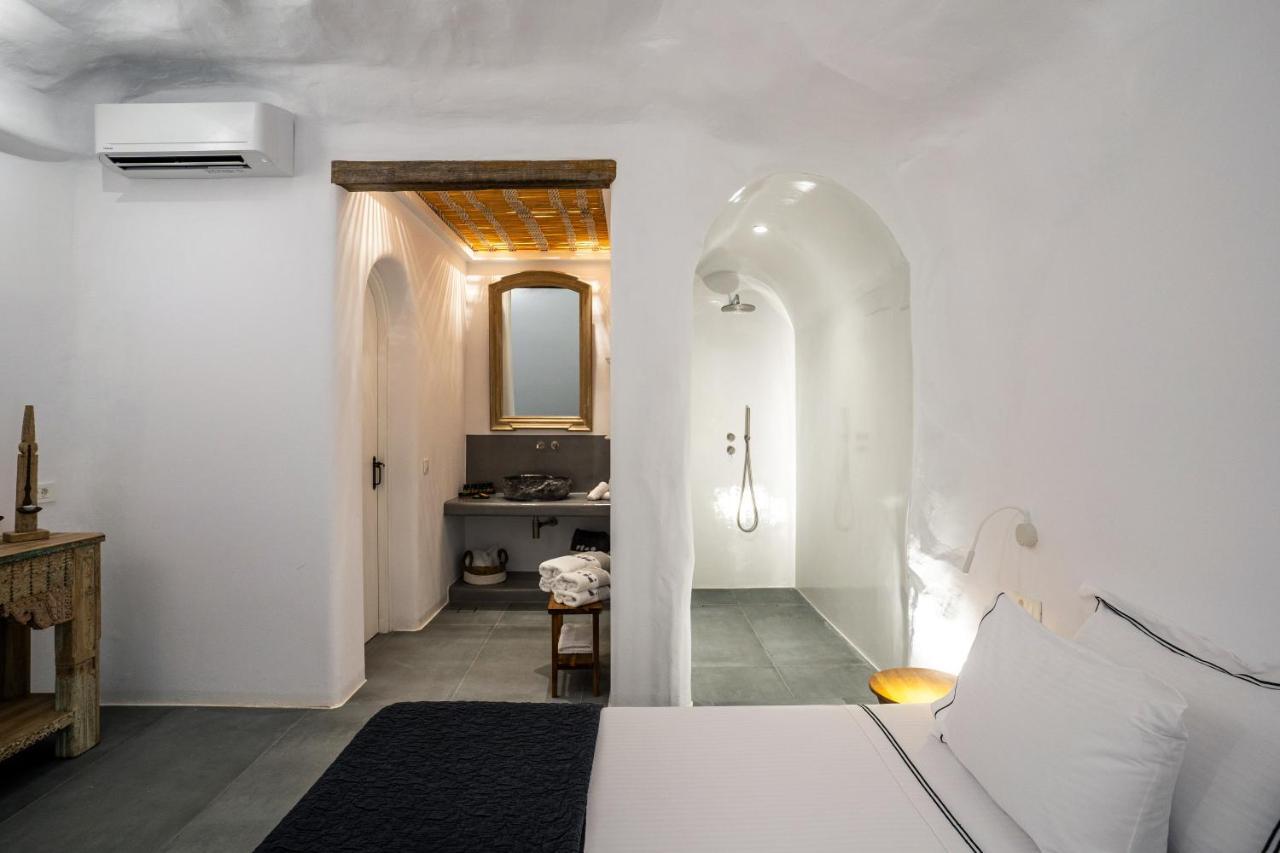 Villa Numa Santorini à Fira  Extérieur photo