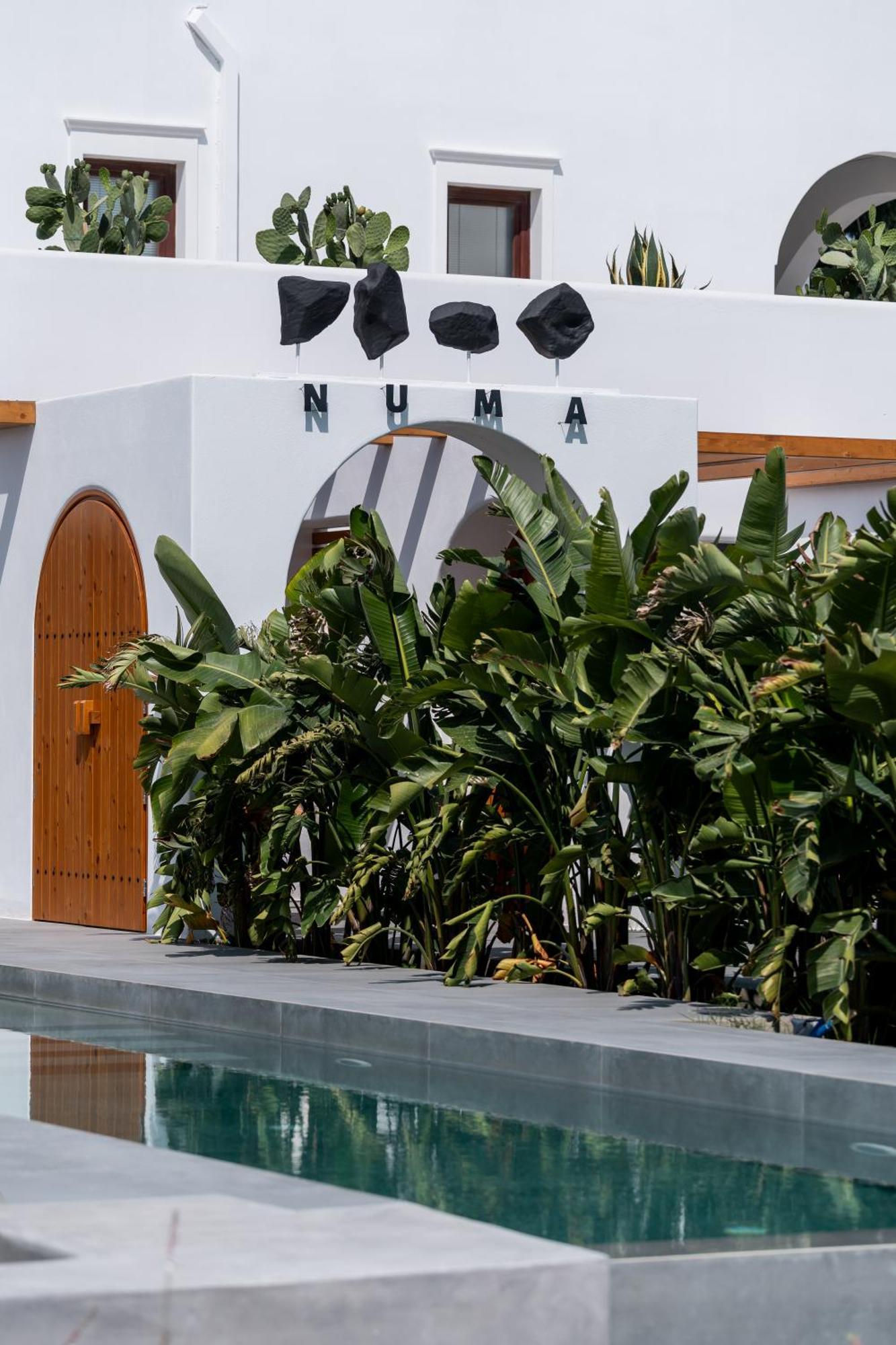 Villa Numa Santorini à Fira  Extérieur photo
